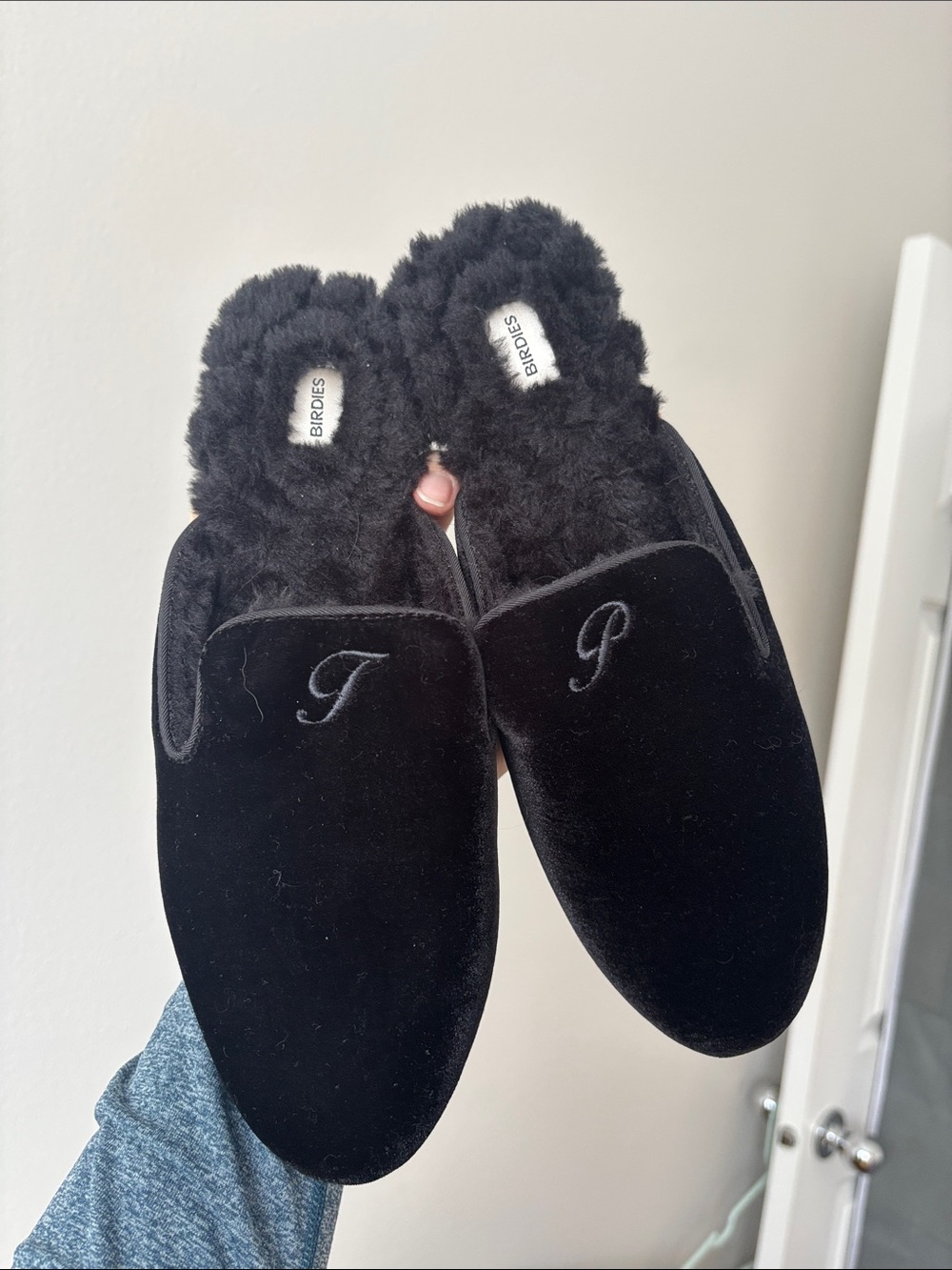 NWOT Birdies Flat Slide Shoes Womens 8 Phoebe Black monogrammed fur lined